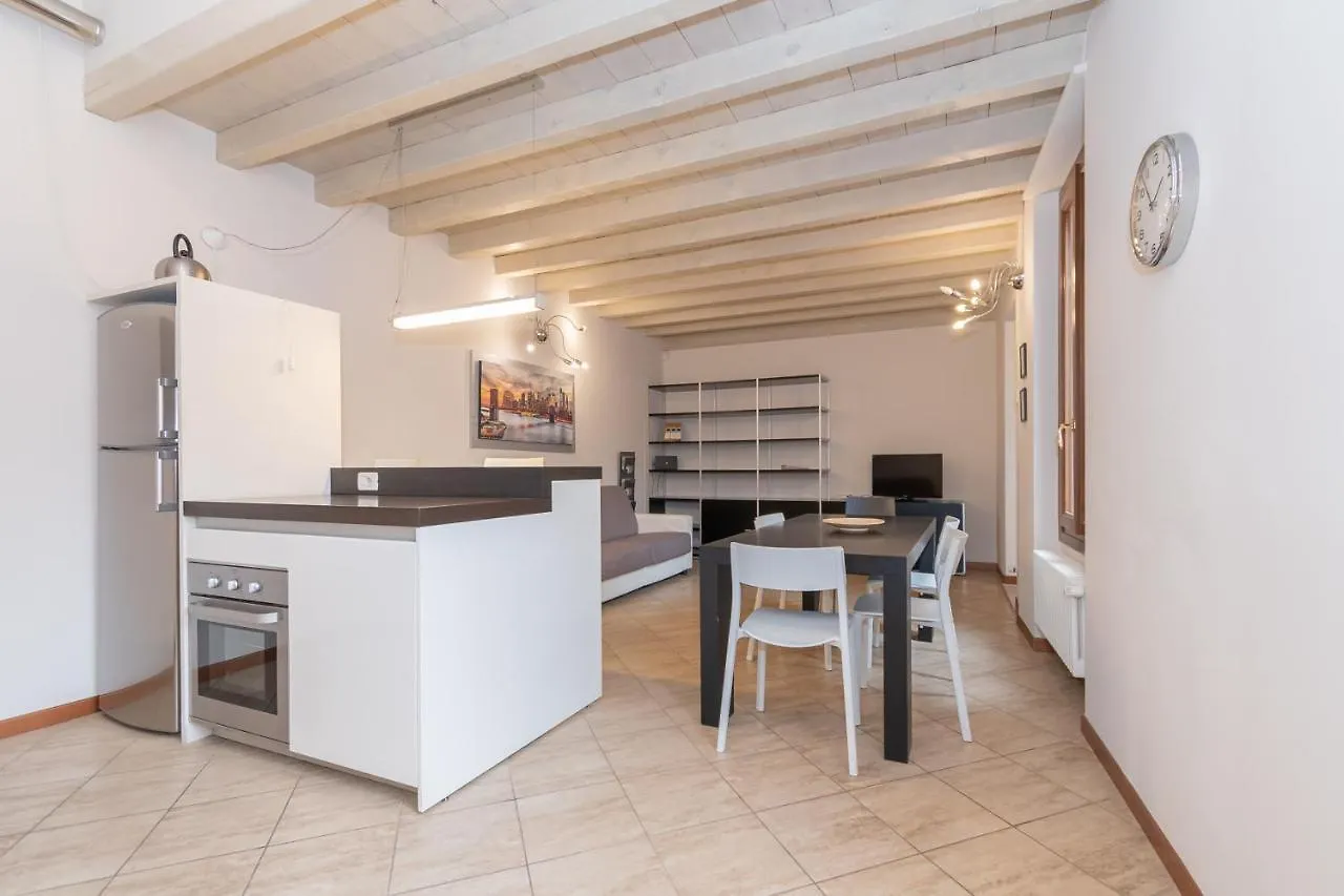 Trilocale Rua Sovera 85 - F&L Aparment Brescia