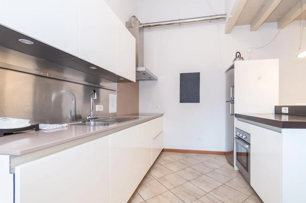 Apartment Trilocale Rua Sovera 85 - F&L Aparment Brescia Italy