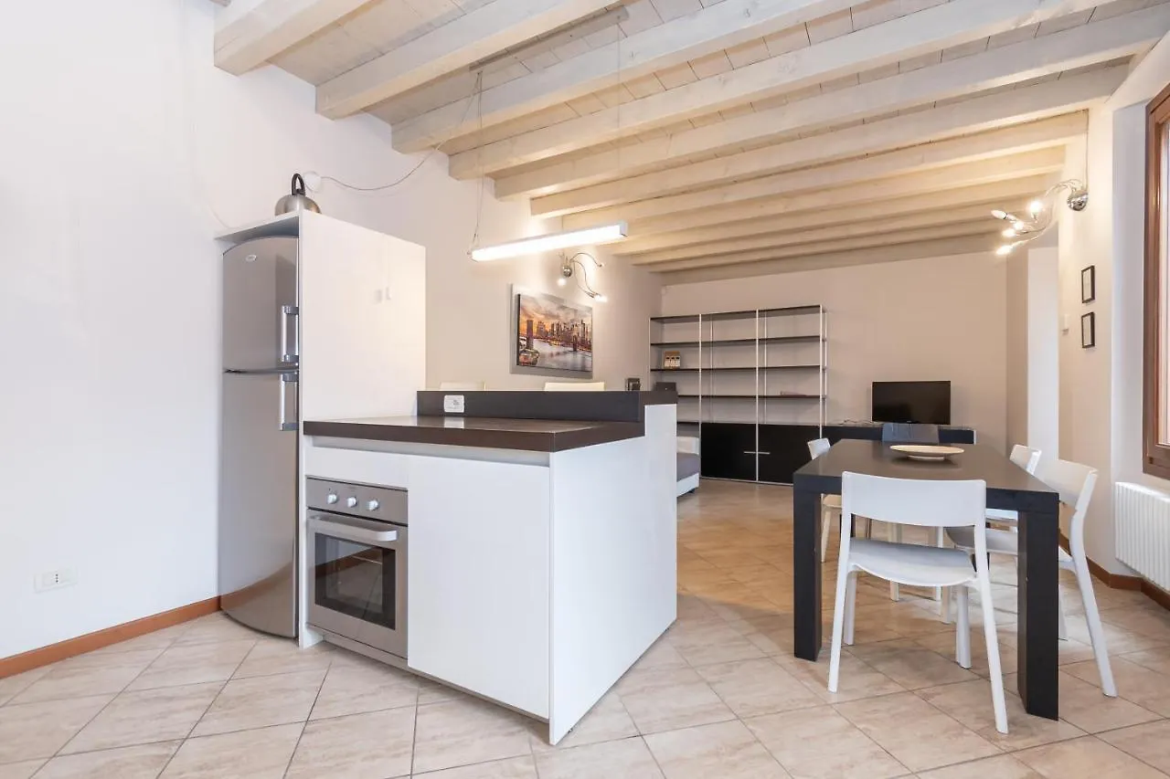 Apartment Trilocale Rua Sovera 85 - F&L Aparment Brescia