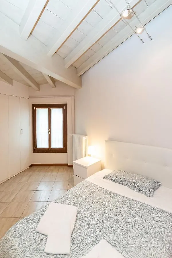 Trilocale Rua Sovera 85 - F&L Aparment Brescia 0*,